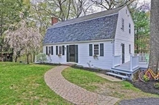 16 Oak Hill Rd, Wayland, MA 01778