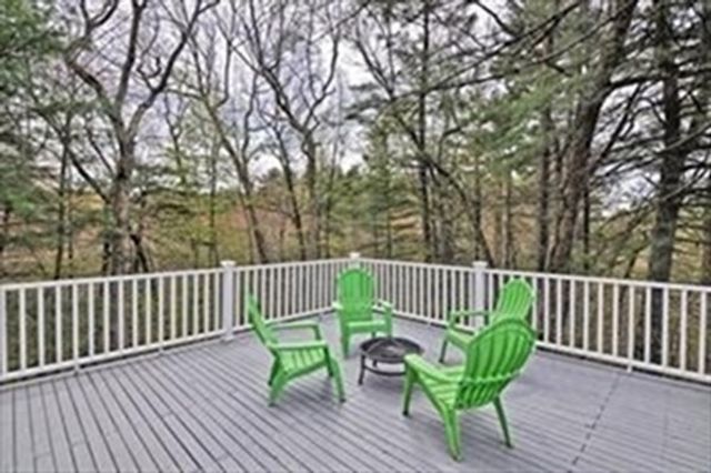 16 Oak Hill Rd, Wayland, MA 01778