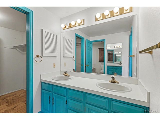 6130 E Briarwood Cir, Englewood, CO 80112