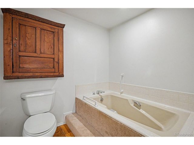 6130 E Briarwood Cir, Englewood, CO 80112