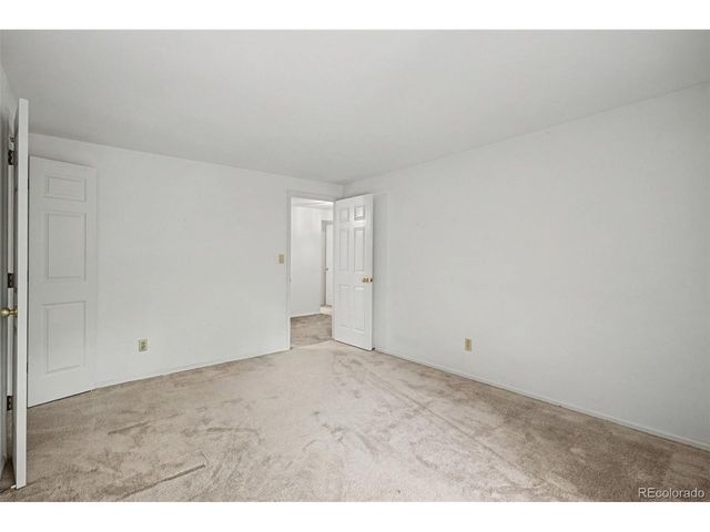 6130 E Briarwood Cir, Englewood, CO 80112