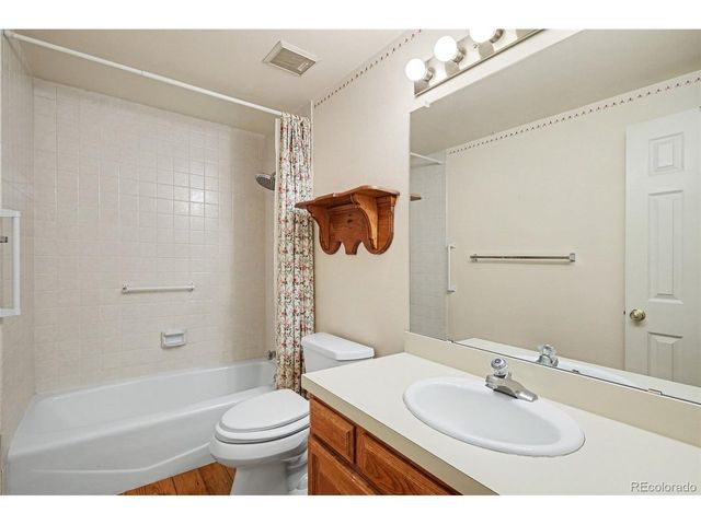 6130 E Briarwood Cir, Englewood, CO 80112
