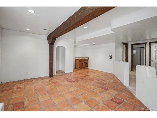 6130 E Briarwood Cir, Englewood, CO 80112