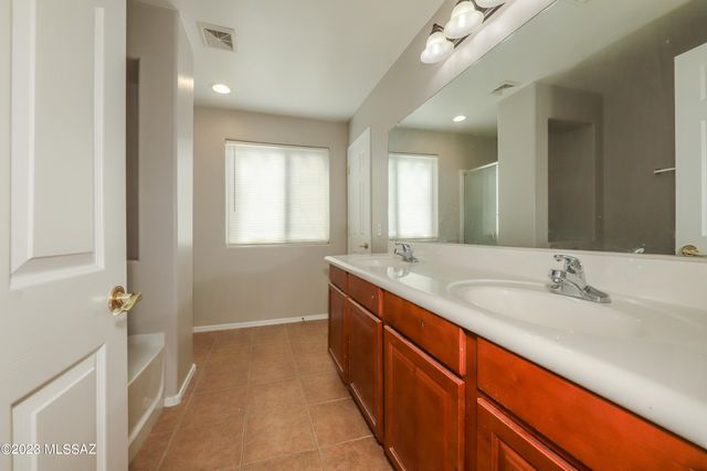 8187 S Camino Serpe, Tucson, AZ 85747