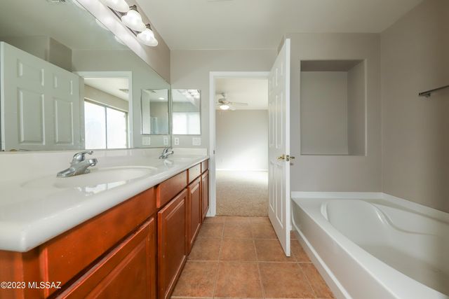 8187 S Camino Serpe, Tucson, AZ 85747