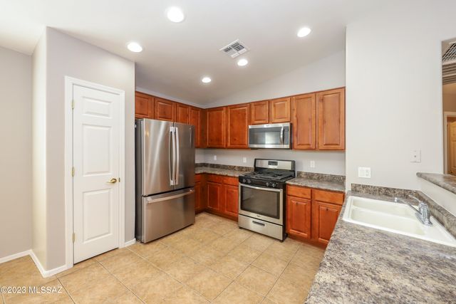 8187 S Camino Serpe, Tucson, AZ 85747