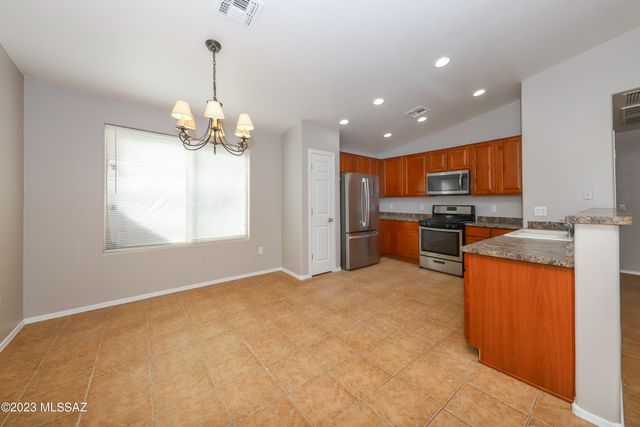 8187 S Camino Serpe, Tucson, AZ 85747