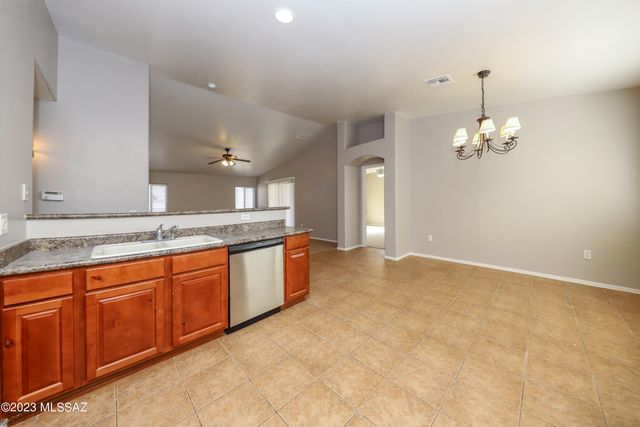 8187 S Camino Serpe, Tucson, AZ 85747