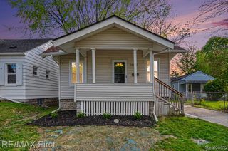 14842 Collinson Avenue, Eastpointe, MI 48021