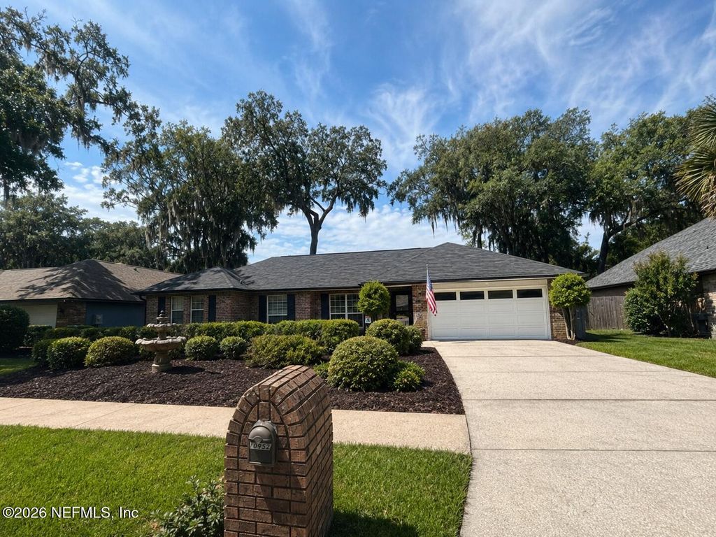 10954 HEATHFIELD Road, Jacksonville, FL 32225
