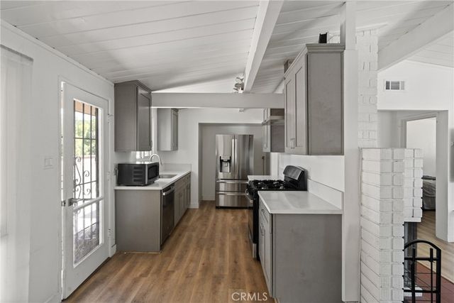 15420 Bonsallo Avenue, Gardena, CA 90247