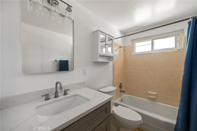 15420 Bonsallo Avenue, Gardena, CA 90247