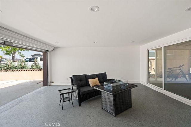 15420 Bonsallo Avenue, Gardena, CA 90247