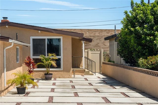 15420 Bonsallo Avenue, Gardena, CA 90247