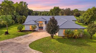 260 20th AVE NE, Naples, FL 34120