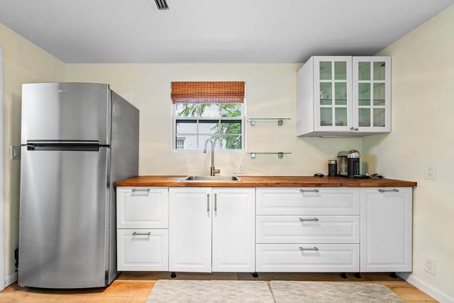 353 E Lakewood Road, West Palm Beach, FL 33405