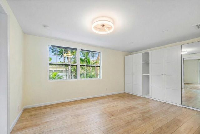 353 E Lakewood Road, West Palm Beach, FL 33405