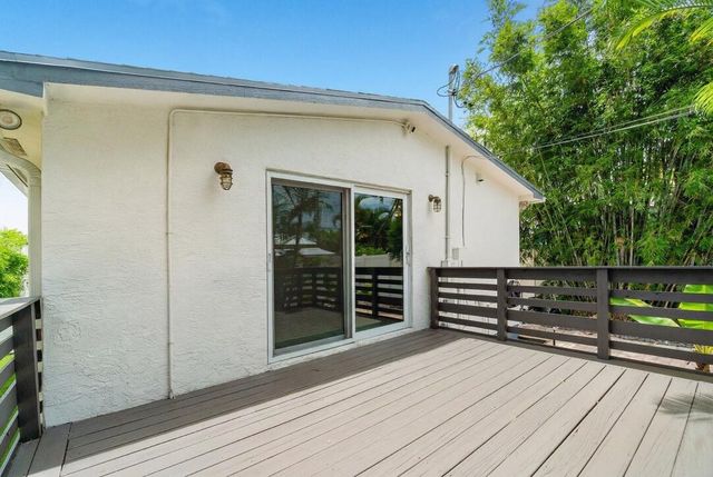 353 E Lakewood Road, West Palm Beach, FL 33405