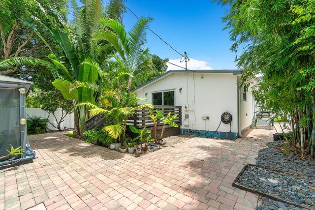 353 E Lakewood Road, West Palm Beach, FL 33405