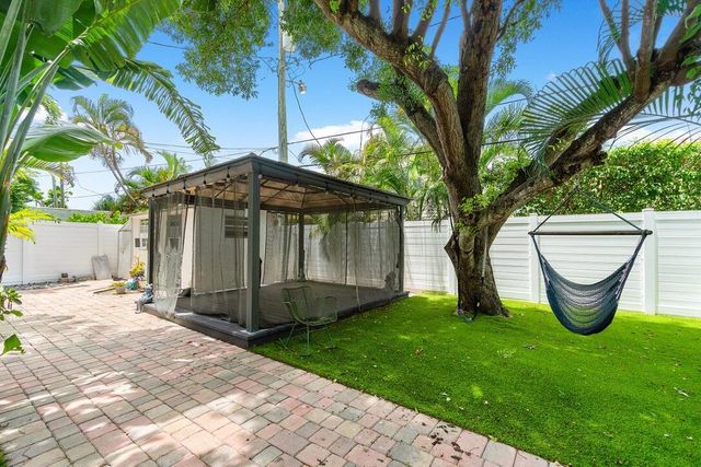 353 E Lakewood Road, West Palm Beach, FL 33405