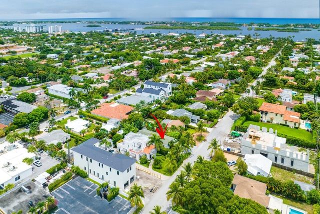 353 E Lakewood Road, West Palm Beach, FL 33405