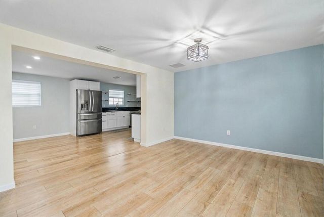 353 E Lakewood Road, West Palm Beach, FL 33405