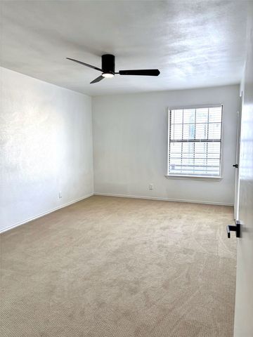 222 Shady Lane Drive, Fort Worth, TX 76112