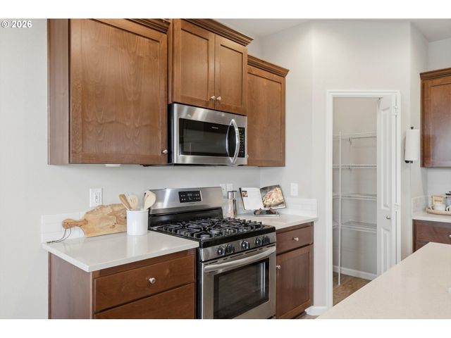 9025 N DOGWOOD St, Camas, WA 98607