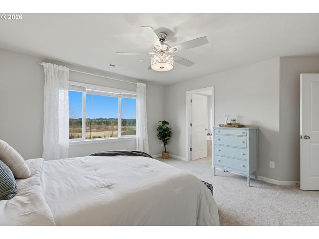 9025 N DOGWOOD St, Camas, WA 98607