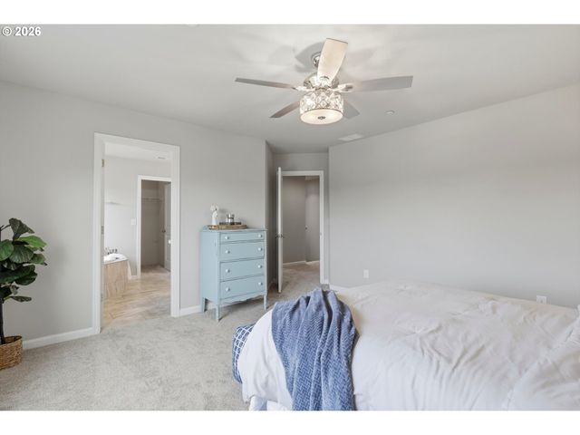 9025 N DOGWOOD St, Camas, WA 98607