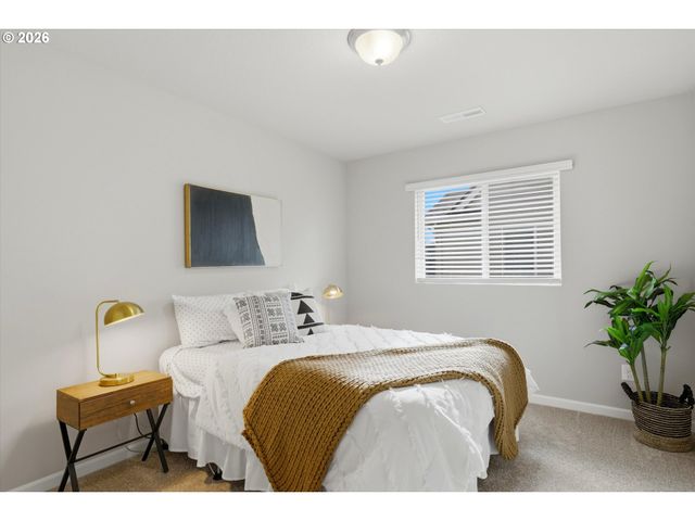 9025 N DOGWOOD St, Camas, WA 98607