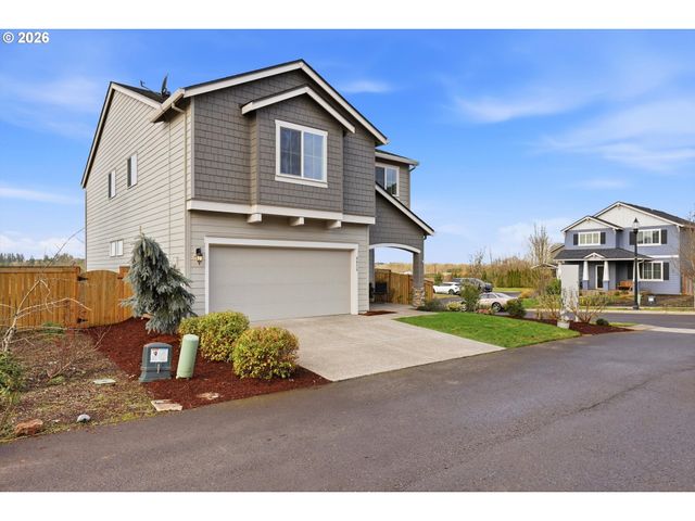 9025 N DOGWOOD St, Camas, WA 98607