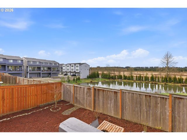 9025 N DOGWOOD St, Camas, WA 98607