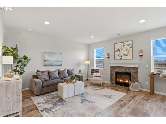 9025 N DOGWOOD St, Camas, WA 98607