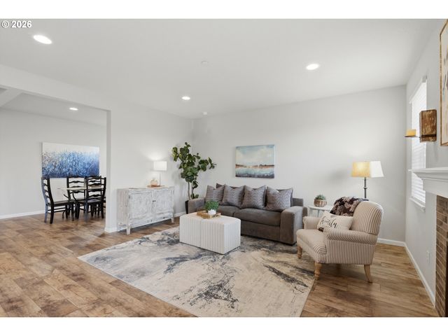 9025 N DOGWOOD St, Camas, WA 98607