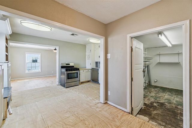 320 E Grumman Drive, Oklahoma City, OK 73110