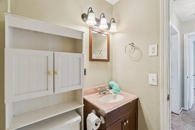 320 E Grumman Drive, Oklahoma City, OK 73110