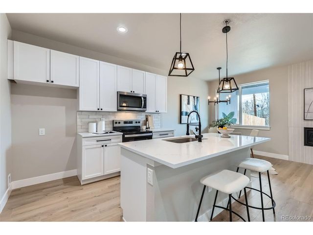 21 S Gray St, Lakewood, CO 80226