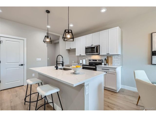 21 S Gray St, Lakewood, CO 80226