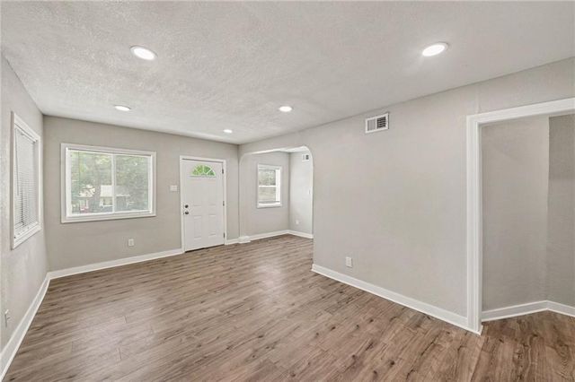 1842 E 77th Street, Kansas City, MO 64132