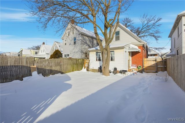 2247 Independence Avenue, Niagara Falls, NY 14301