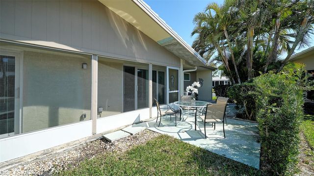 113 WHISPERING SANDS DRIVE V47, Sarasota, FL 34242