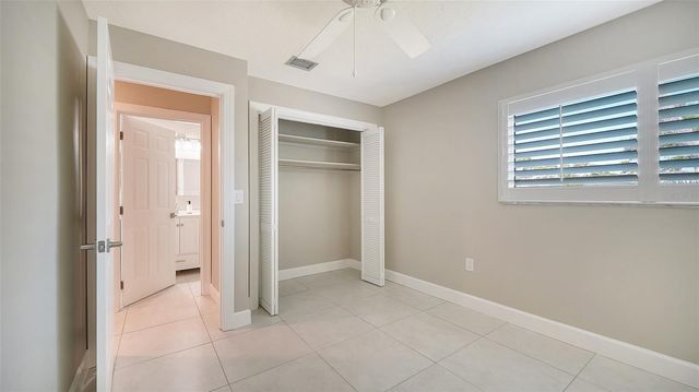 113 WHISPERING SANDS DRIVE V47, Sarasota, FL 34242