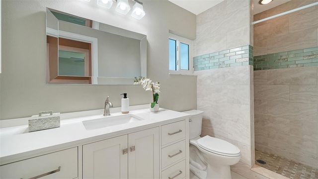 113 WHISPERING SANDS DRIVE V47, Sarasota, FL 34242