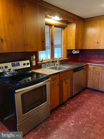 130 W WHITEHALL RD, State College, PA 16801