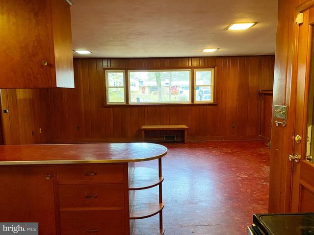 130 W WHITEHALL RD, State College, PA 16801