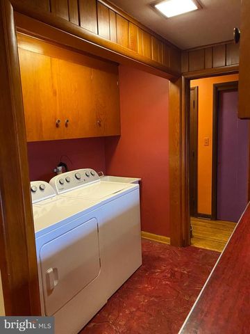 130 W WHITEHALL RD, State College, PA 16801