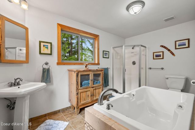 335 Tamarack LN, Sagle, ID 83860