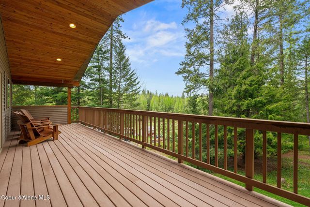335 Tamarack LN, Sagle, ID 83860