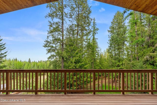 335 Tamarack LN, Sagle, ID 83860